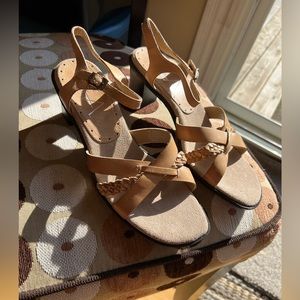 Gorgeous Tan Sandals